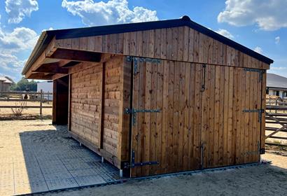 Animal shelters - Wood Construction & Joinery