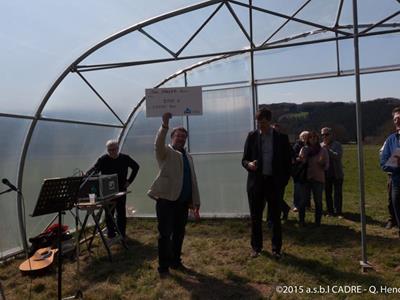 The apiary's opening - Handing over the cheque